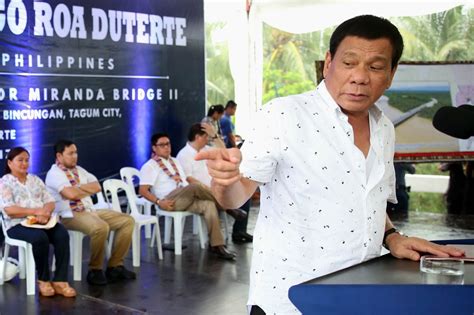 2 cleared of estafa charges in Naga City .